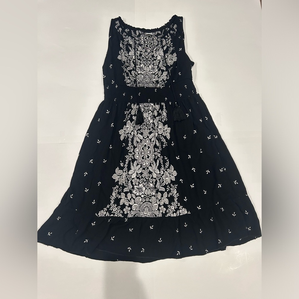 Bila Dress Sleeveless Knee Length Floral Tassels Large Black White Boho